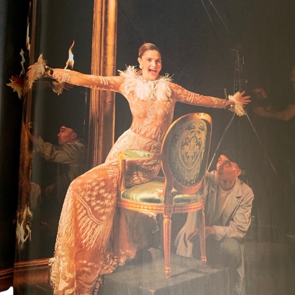 Drew Barrymore Bazaar Magazine 2016 - Picture 5 of 5